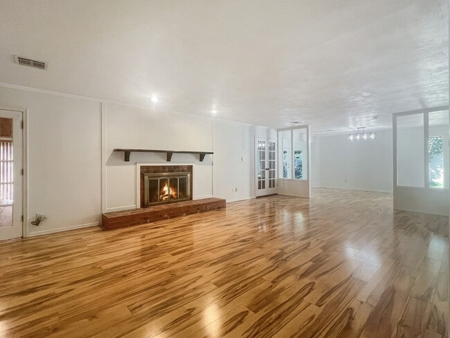 Photo - 2604 NE Garden Ln