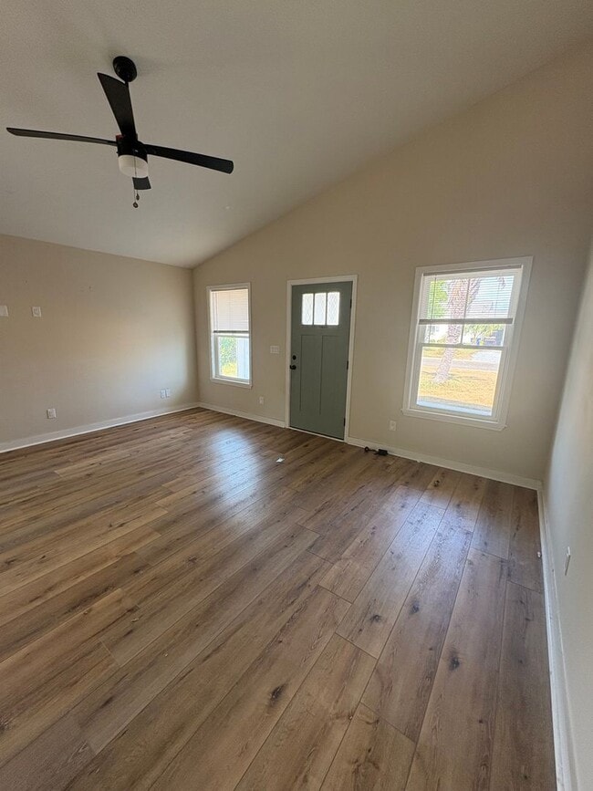 Photo - 3b/2Bth Home