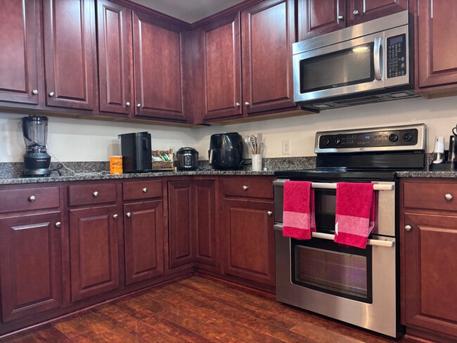 Photo - 412 Vinicio Dr