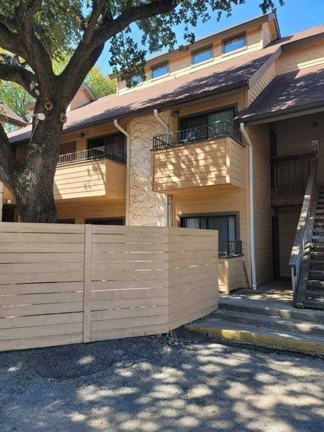 Photo - West campus 1 bed condo just 2 blocks from UT