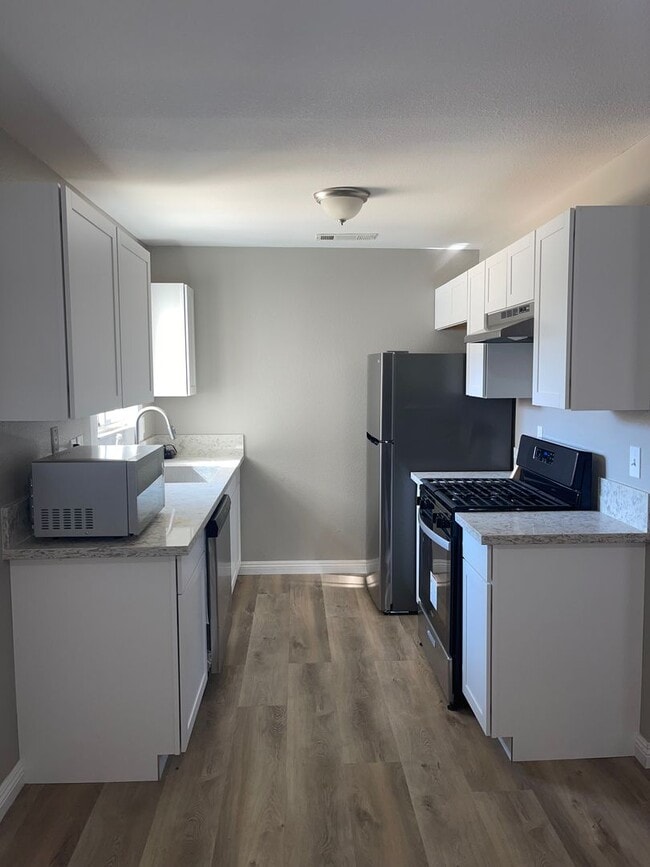 Photo - Modern Living in California City