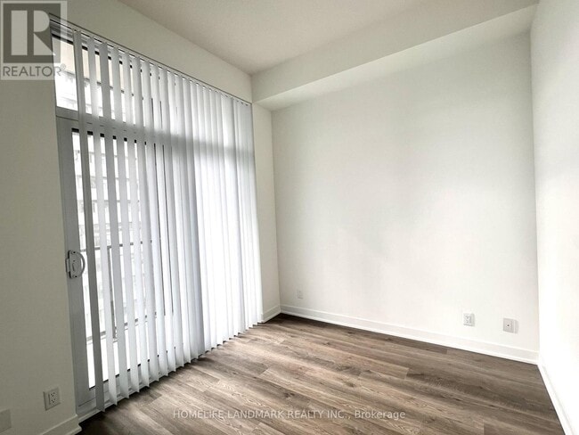 Photo - 180 Front St E Unité 2306