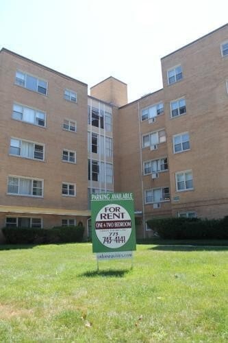Building Photo - 1447 W Touhy Ave Rental