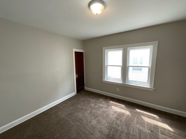 Photo - 9613 Sladden Ave Unidad 9613 Sladden Avenue Down