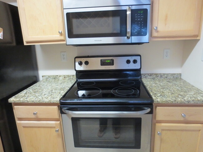 Photo - Beautiful 2B/2B Apartment in FWB in Pristi... Unit 205