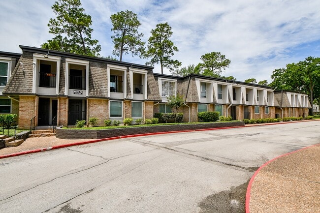 Building Photo - 12633 Memorial Dr Unit 114