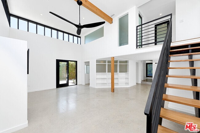 Building Photo - 519 1/2 San Juan Ave Rental