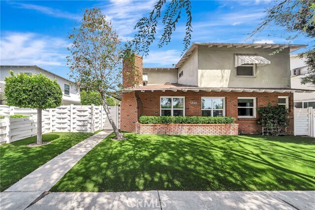 Building Photo - 5840 Coldwater Canyon Ave Unit 2