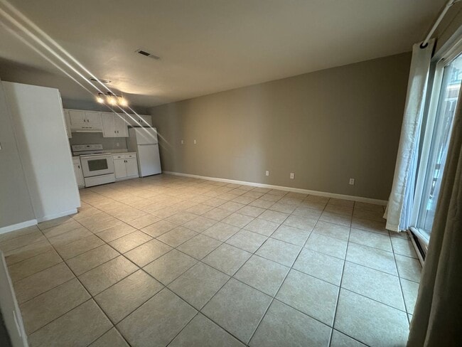 Photo - Gulf Breeze - Greenbriar Estate - 2 bedroom, 1 bathroom