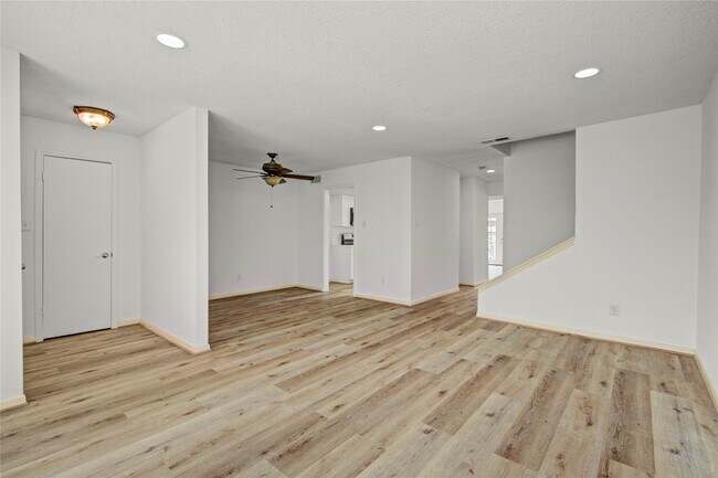 Photo - 1334 Country Pl Dr