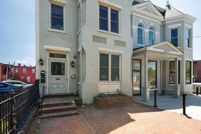 Photo - 1113 W Main St Unit Apt A