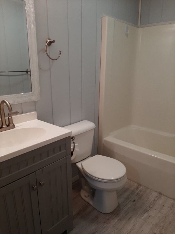 Photo - 114 S High St