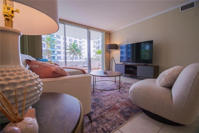 Photo - 5151 Collins Ave Unit 428