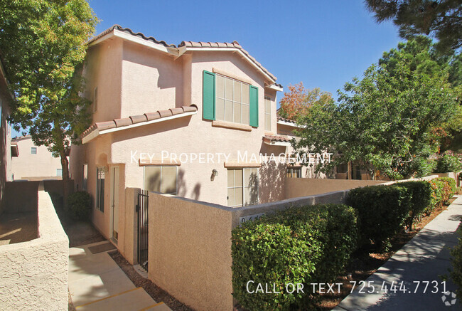 Building Photo - MODERN 3 BR TOWNHOME W/ 2 MASTER BR'S RIGH...