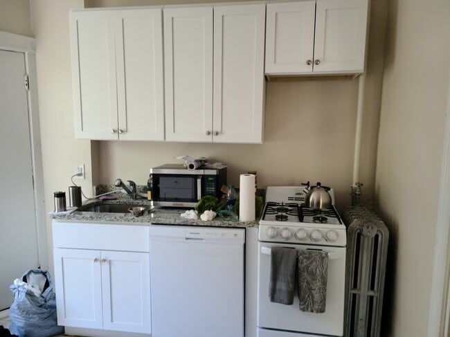 Building Photo - 36 High St Unit 3