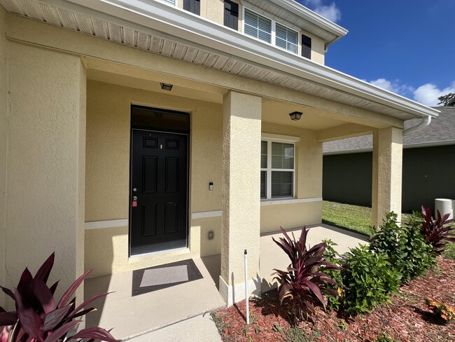 Photo - 1110 Newton Cir