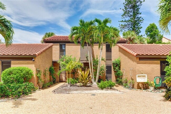 Building Photo - 11 Sandy Cove Rd