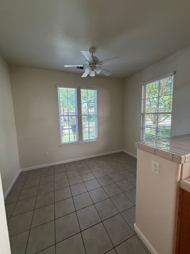 Photo - 1911 Lexington Dr