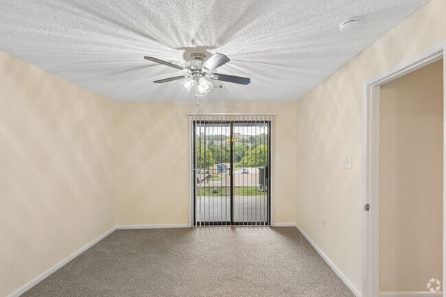 2BR, 2BA - 1,002SF - Bedroom