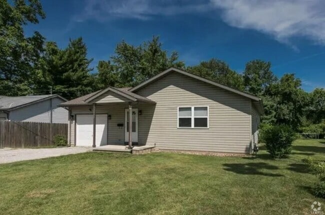 Building Photo - 1702 Schobert Dr Rental