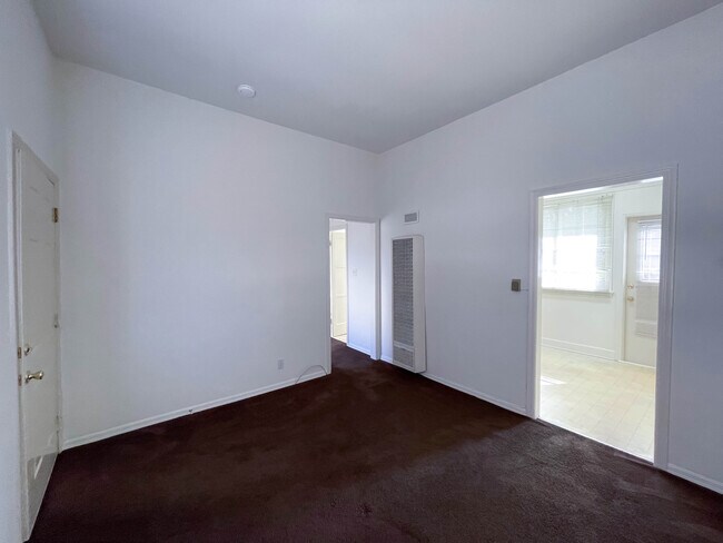 Photo - 104 N Huntington Dr