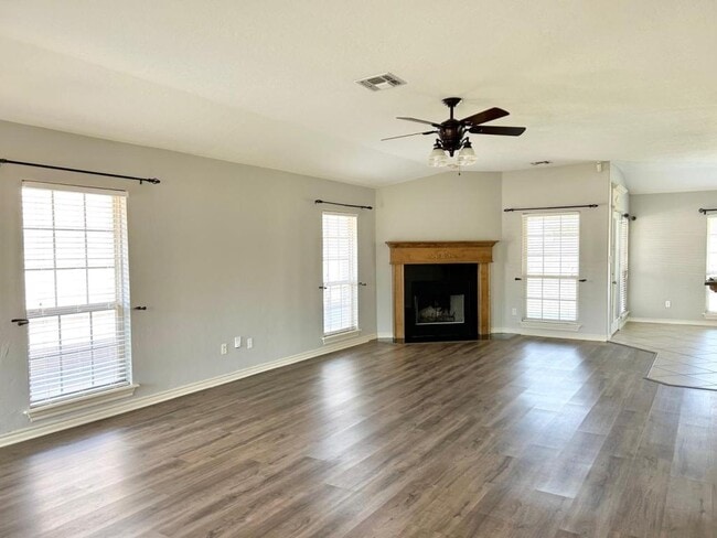 Photo - 3712 NE Fieldcrest