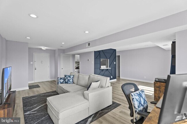 Photo - 5340 Holmes Run Pkwy Unit 917