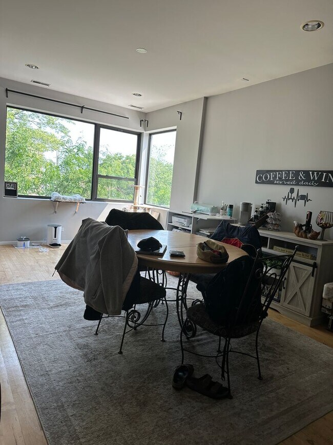1649 W Cortland St Unit 301
