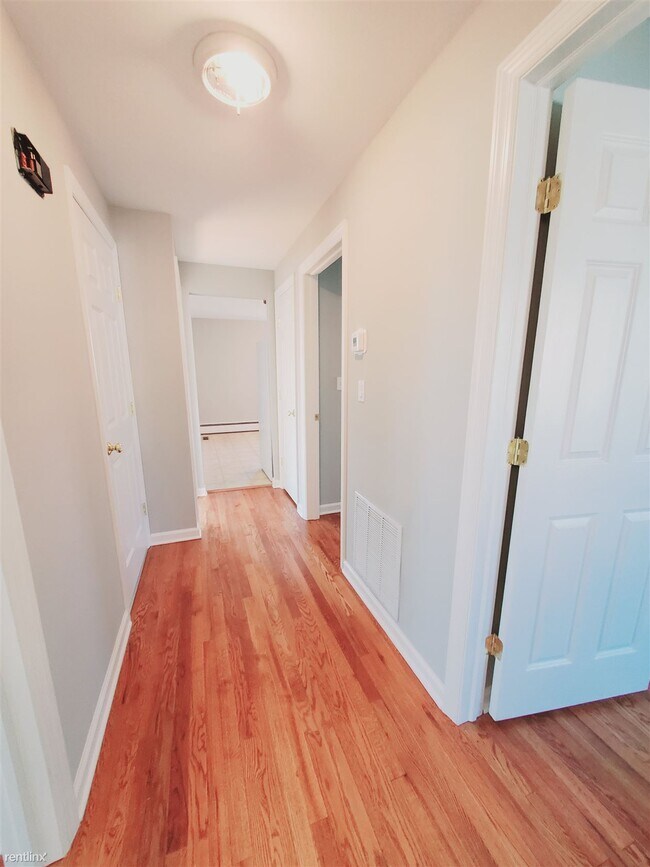 Photo - 3 br, 1 bath Condo - 37 Beal St Unit 1 Unit 1