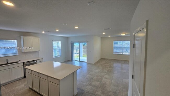 Photo - 430 Pine Tree Blvd