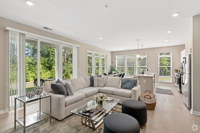 2BR, 2BA - 1,327SF - Living Room