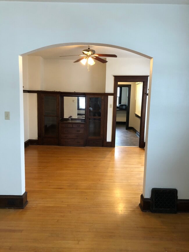 Building Photo - 810 Swift Ave Unit 810