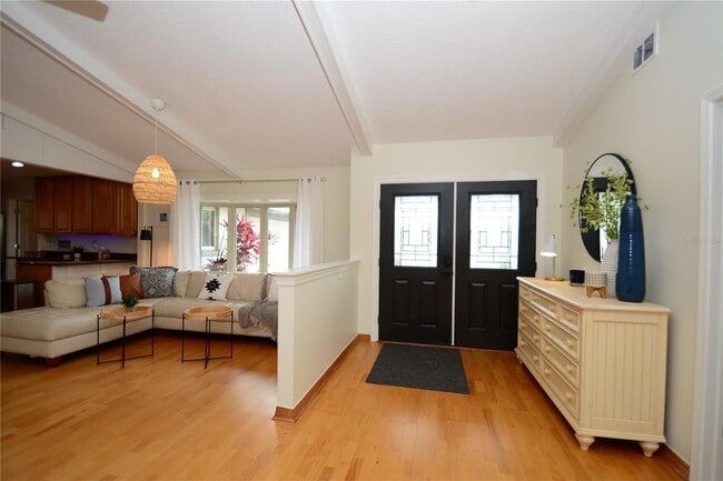 58 Comanche Ct