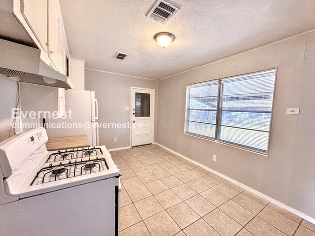 Photo - 3719 Dumbarton Rd