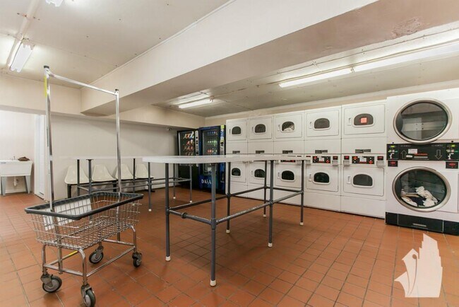 Photo - 4180 N Marine Dr Unit 1310