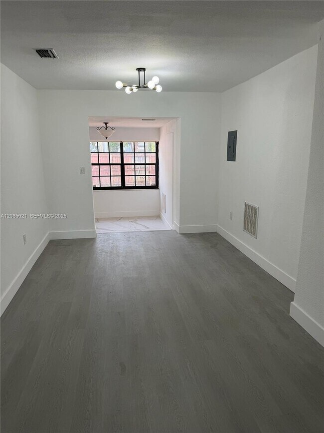 Photo - 2424 SW 21st Ter