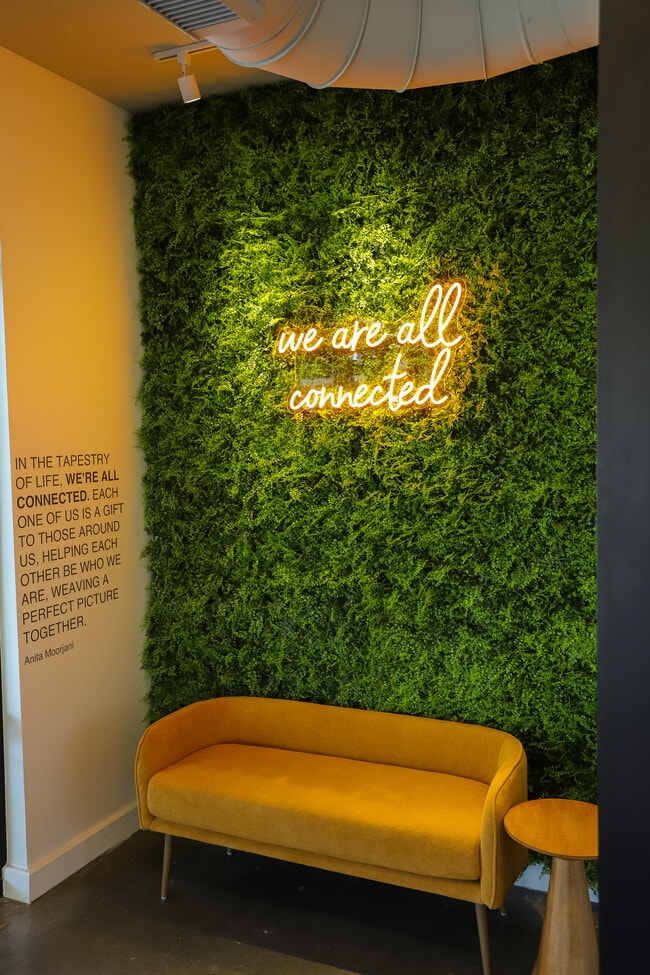 Building Photo - Alta Vue