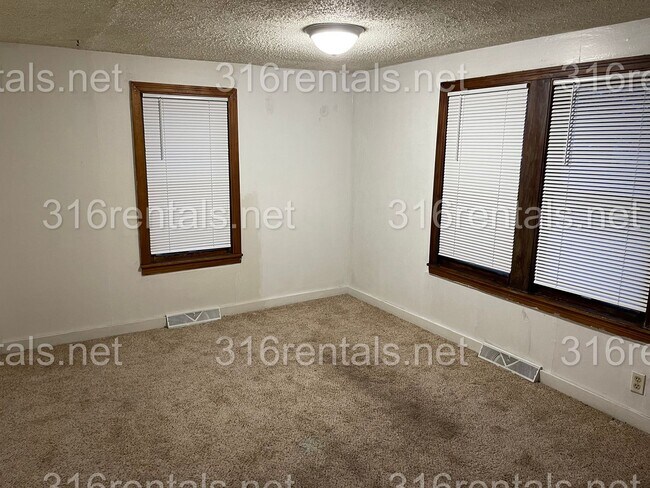 Photo - $775 - 2 bed 1 bath - Single Family Home