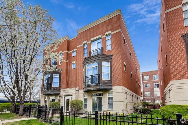 Building Photo - 820 W University Ln Unit 1B Rental
