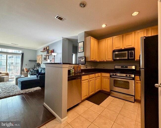 Building Photo - 2321 25th St S Unit 2-201