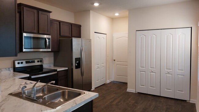 Photo - Townhome in Baymeadows