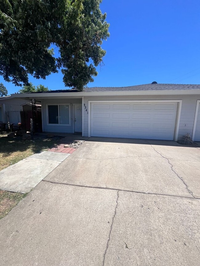 Photo - NICE UPDATED DUPLEX IN SACRAMENTO!!