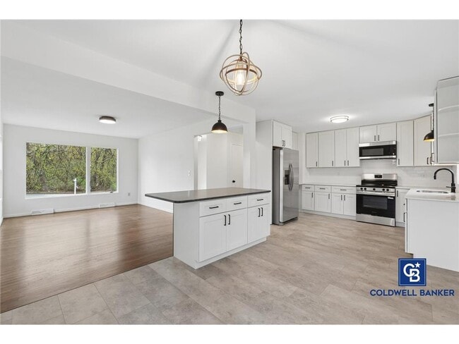 Photo - 1444 Ames Ave E