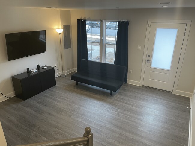 Photo - 307 Phoenix Dr