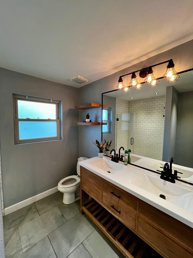 Photo - 304 Staunton St