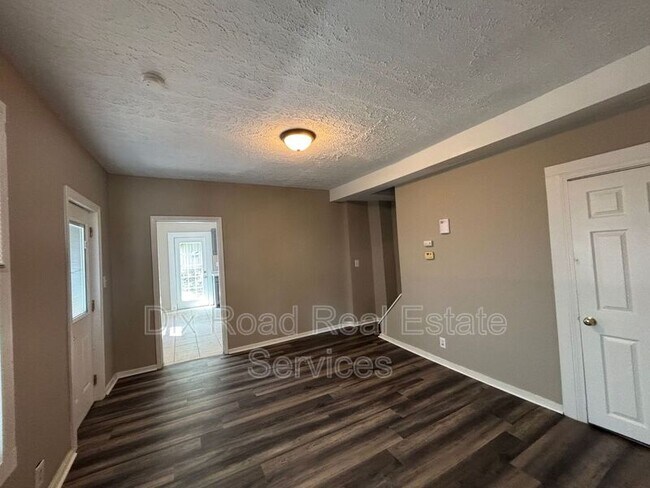 Photo - 539 Ross Ave Casa