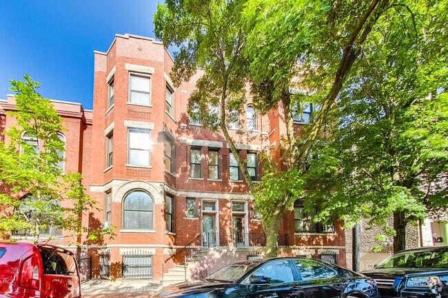 Building Photo - 921 S Laflin St Unit 3F Rental