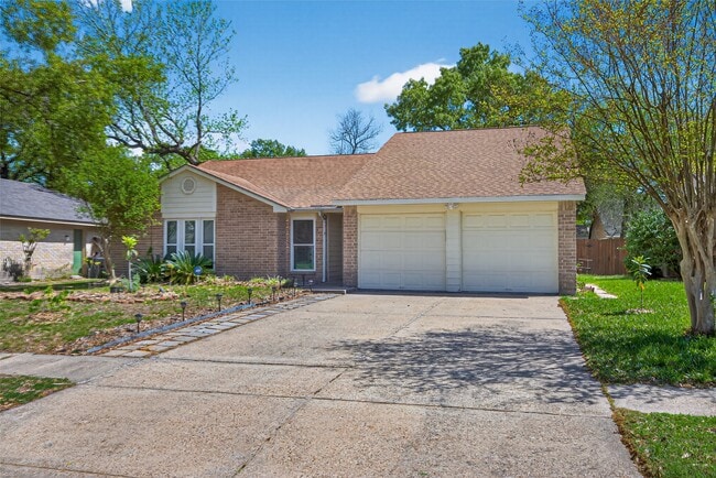 Building Photo - 18918 Droitwich Dr