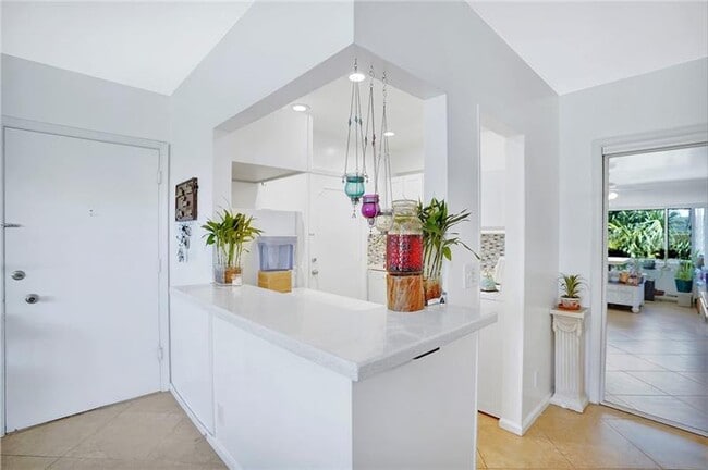 Photo - 5700 NE 22nd Way Unidad 322
