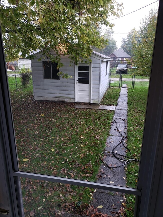 Photo - 1425 W 10th St